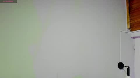 Snapshot of ghosty_doll chatting on 10/17/25, 08:33 Allison online show from 10/17/25, 08:33