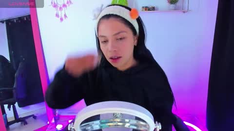 giaaaa   online show from 12/15/25, 11:09