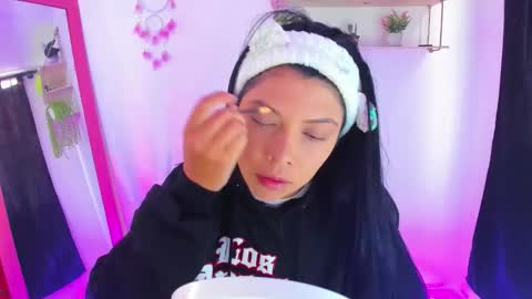 giaaaa   online show from 03/04/26, 08:37