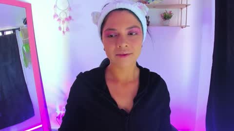 giaaaa   online show from 03/28/26, 09:03