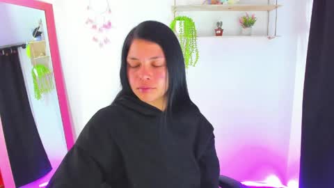 giaaaa   online show from 05/05/26, 12:29