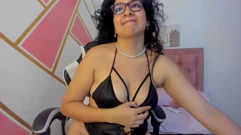 Gia online show from 09/12/25, 04:01