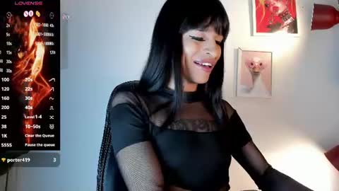 Gia  Please help me with your thumbs up its important   online show from 07/25/26, 12:03