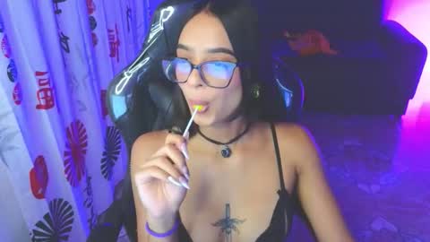 gia_flame_ online show from 09/24/25, 05:44