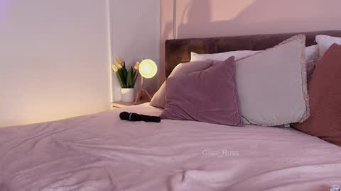 Gia online show from 02/19/25, 03:16