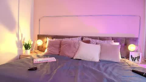 Gia online show from 03/08/25, 03:02