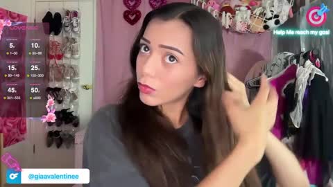 Snapshot of giaavalentinee chatting on 09/14/25, 11:37 Gia online show from 09/14/25, 11:37