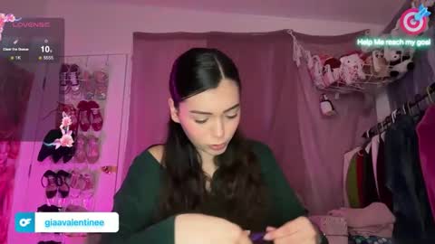 Snapshot of giaavalentinee chatting on 03/03/26, 06:25 Gia online show from 03/03/26, 06:25