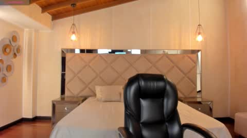 Gia Ferrera online show from 01/08/26, 07:27