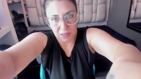 G I A  FOX online show from 10/06/25, 07:33