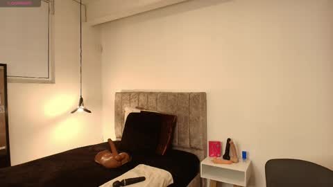 Snapshot of giafox_ chatting on 02/04/26, 08:03 G I A FOX online show from 02/04/26, 08:03