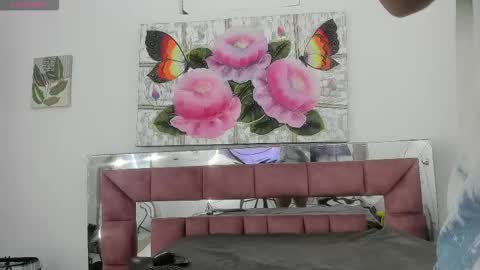 Snapshot of giamacaray chatting on 11/23/25, 06:30 Giamacaray online show from 11/23/25, 06:30