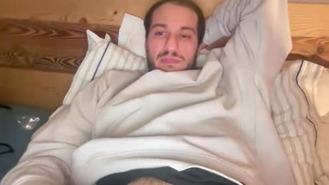 gian22344 online show from 12/19/25, 01:23