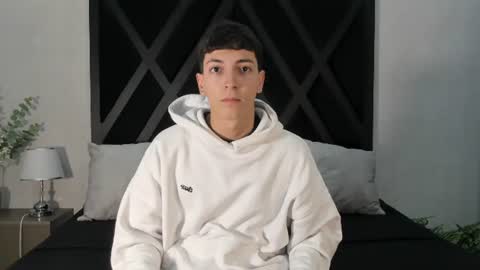 Snapshot of gian_rossii chatting on 06/19/26, 11:14 GIAN online show from 06/19/26, 11:14