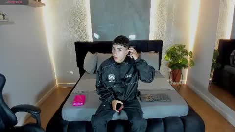 Snapshot of gian_rossii chatting on 07/09/26, 11:14 GIAN online show from 07/09/26, 11:14