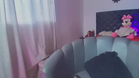 Giana Roberts online show from 11/25/25, 12:16