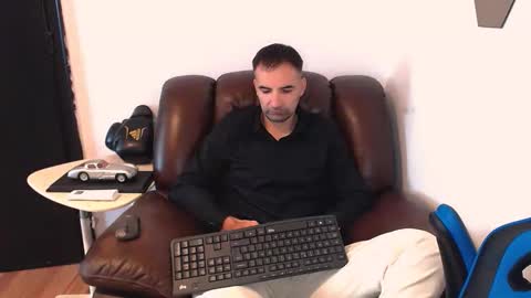 Gianni online show from 10/11/25, 09:19