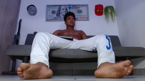 Snapshot of giant_feet chatting on 05/12/26, 11:24 BOSS online show from 05/12/26, 11:24
