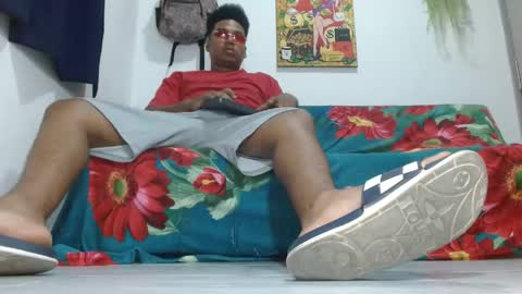 Snapshot of giant_feet chatting on 05/27/26, 05:59 BOSS online show from 05/27/26, 05:59