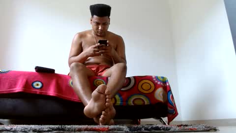 Snapshot of giant_feet chatting on 05/28/26, 04:37 BOSS online show from 05/28/26, 04:37