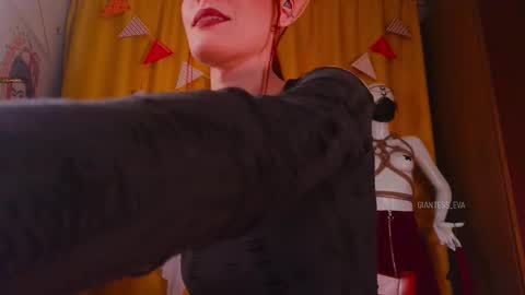 Eva online show from 10/28/25, 05:15