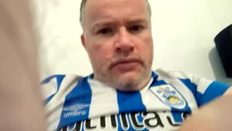 Snapshot of giddyup2222222 chatting on 11/19/25, 10:48 giddyup2222222 online show from 11/19/25, 10:48