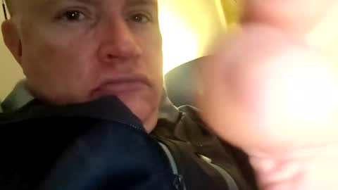 Snapshot of giddyup2222222 chatting on 12/17/25, 01:22 giddyup2222222 online show from 12/17/25, 01:22