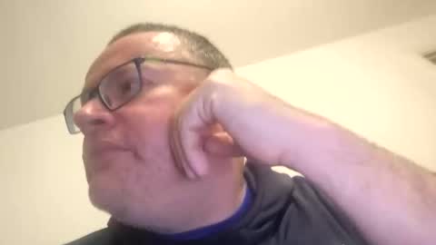 Snapshot of giddyup2222222 chatting on 12/22/25, 06:43 giddyup2222222 online show from 12/22/25, 06:43