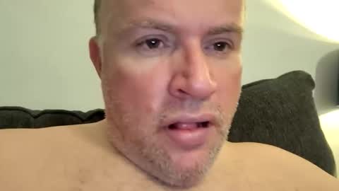 Snapshot of giddyup2222222 chatting on 12/22/25, 11:02 giddyup2222222 online show from 12/22/25, 11:02