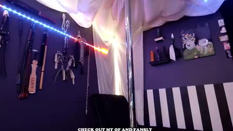 Giggles online show from 11/03/25, 07:48