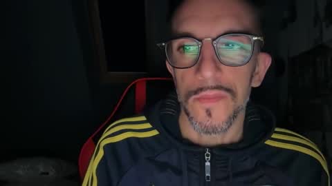 Gigi online show from 11/01/25, 01:40