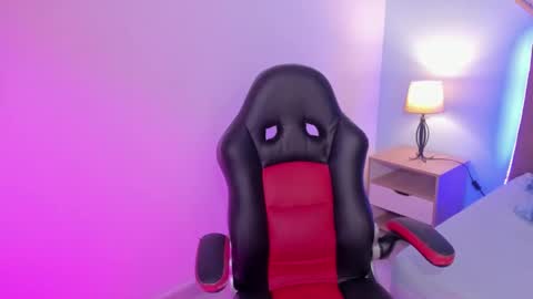 gigi_burns online show from 11/30/25, 01:15