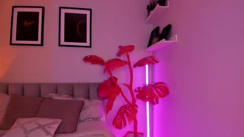 GIGI online show from 03/28/26, 06:13