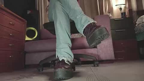 Gigi independet model P online show from 10/26/25, 12:16