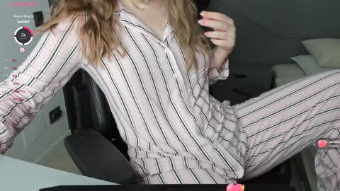 gigihadd online show from 02/05/25, 04:03