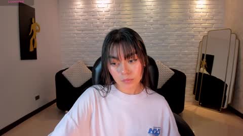 Snapshot of gigilee_ chatting on 01/05/25, 02:27 GIGI online show from 01/05/25, 02:27