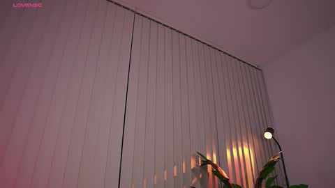 Snapshot of gigilee_ chatting on 09/11/25, 12:55 GIGI online show from 09/11/25, 12:55