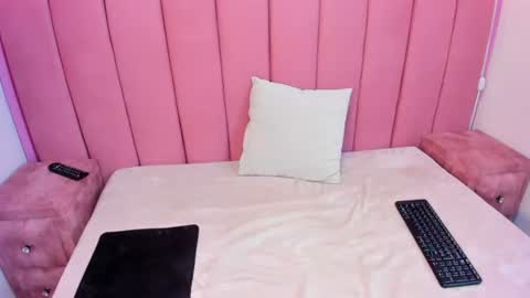 Snapshot of gigy_deluxe chatting on 07/09/26, 02:43 gigy_deluxe online show from 07/09/26, 02:43