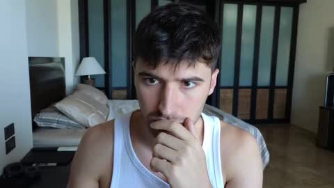 gilbertogonzales online show from 12/01/25, 03:11