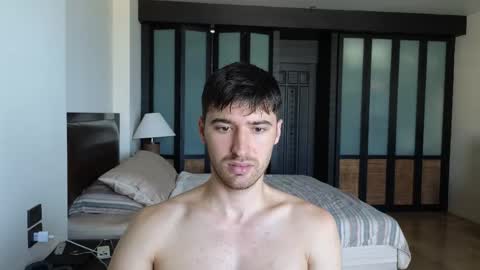 gilbertogonzales online show from 12/02/25, 02:28