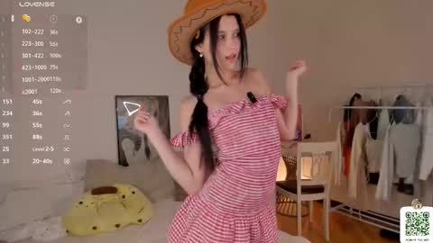 Mia online show from 12/15/25, 08:07