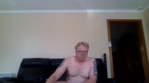 gimmmieoooo online show from 02/18/26, 06:09