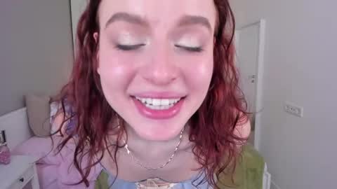 Snapshot of gin_yoon chatting on 01/09/25, 09:27 Gin online show from 01/09/25, 09:27