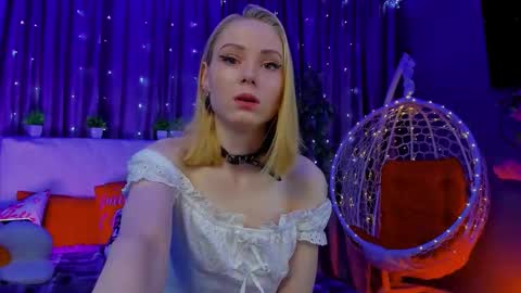 Snapshot of gina_lovelyy chatting on 02/15/26, 01:24 Gina online show from 02/15/26, 01:24