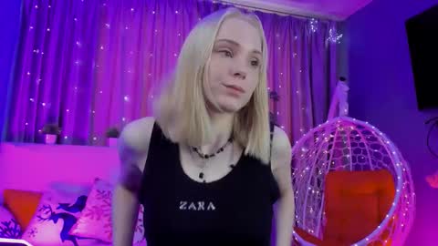 Snapshot of gina_lovelyy chatting on 02/27/26, 02:33 Gina online show from 02/27/26, 02:33