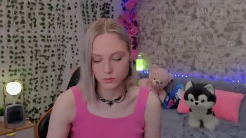 Snapshot of gina_lovelyy chatting on 06/09/26, 12:55 Gina online show from 06/09/26, 12:55