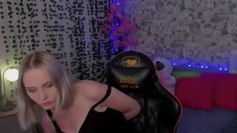 Snapshot of gina_lovelyy chatting on 07/08/26, 02:16 Gina online show from 07/08/26, 02:16