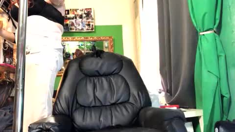 Snapshot of ginagender chatting on 11/08/25, 10:26 GinaGender online show from 11/08/25, 10:26