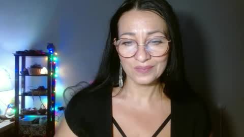 GinaONeon online show from 11/13/25, 08:19