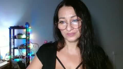 GinaONeon online show from 11/14/25, 07:56
